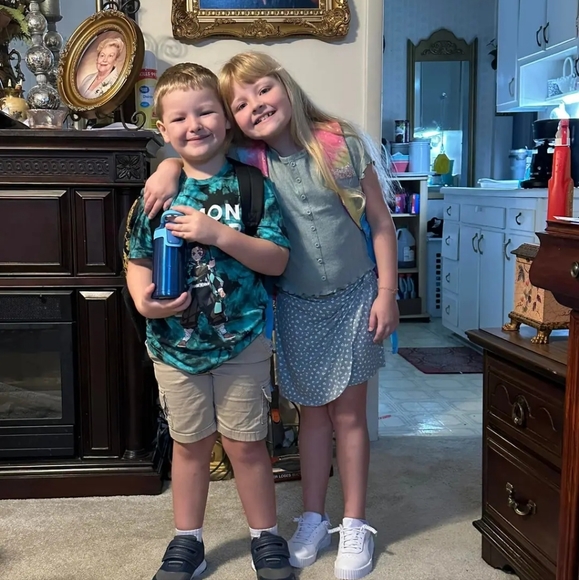 🔥 LIVE EVERYDAY SHARE SHOW  LUX AND DESIGNER BAGS  ⬇️STARTS 🔥 TONITE AT 11 PM - Picture 2 of 8